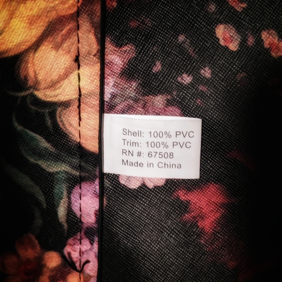 Chic Black Leather Tote Bag - Picture 3 of 4